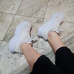 Hoka Bondi 8 Sneaker Size 6.5